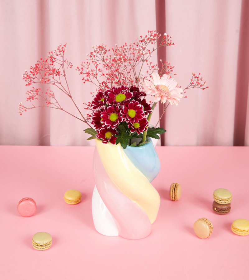 Marshmallow candy vase