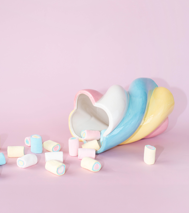 Marshmallow candy vase