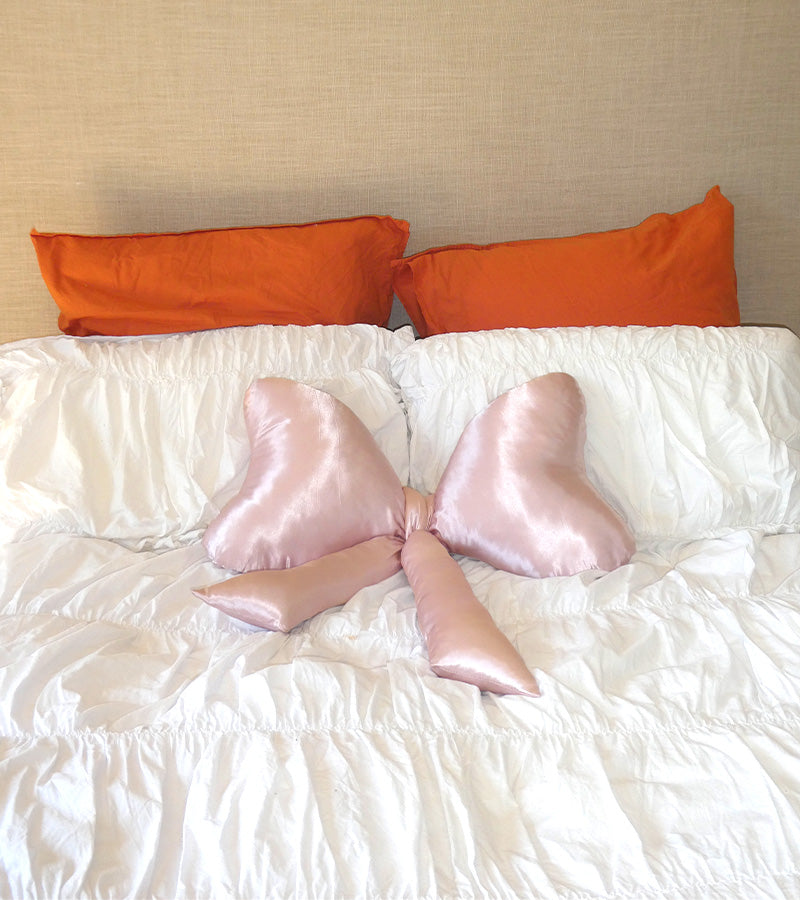 Coussin noeud en satin