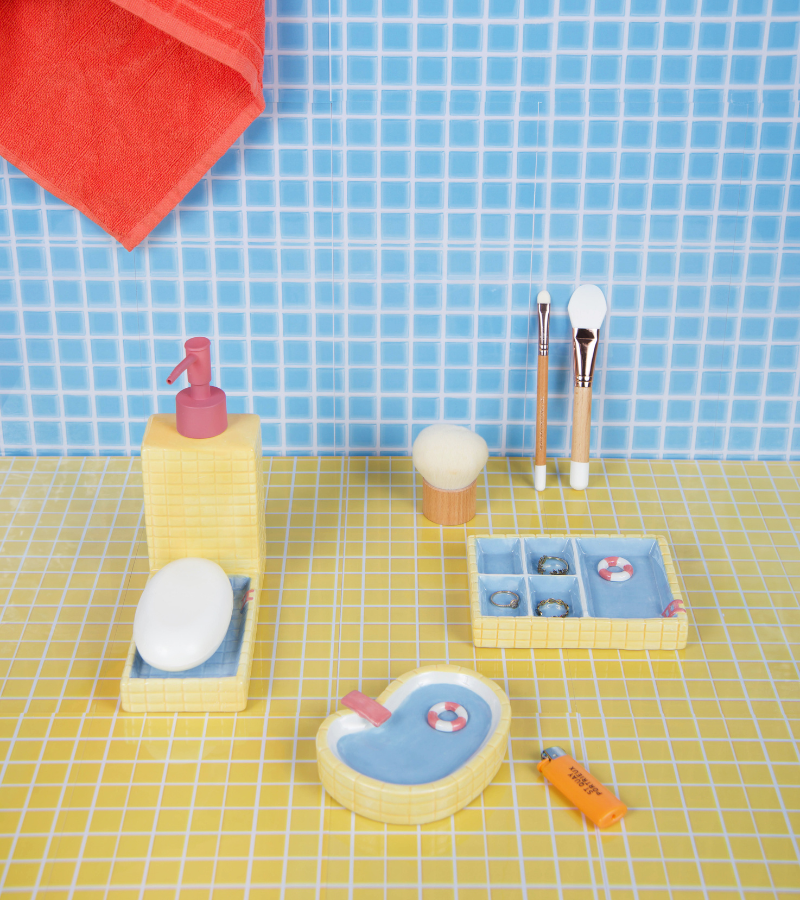 Repose-bijoux piscine